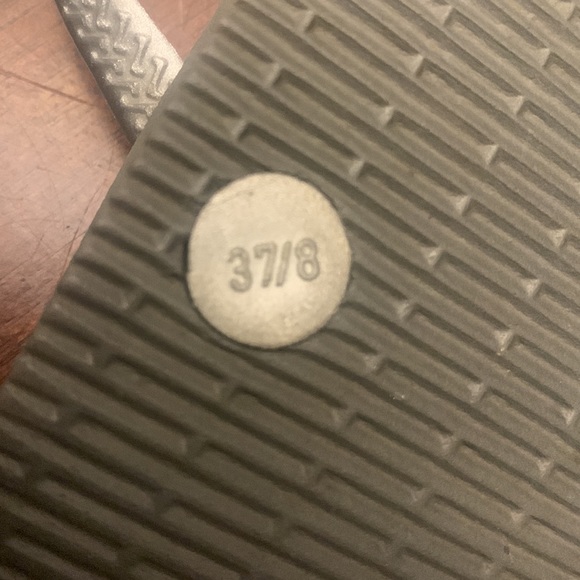 • Havaianas Grey Flip Flops • - Picture 6 of 6